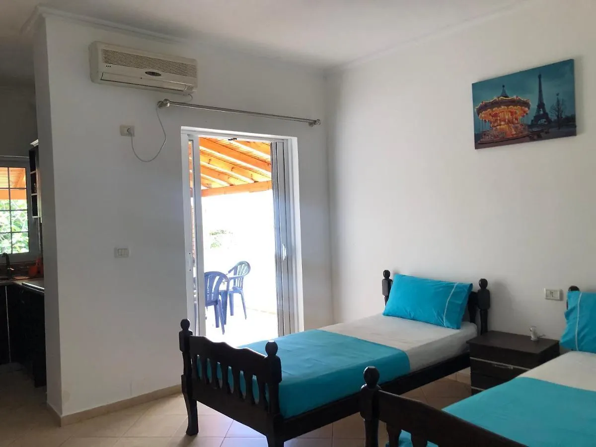 شقة كساميل Kosta Baci Apartaments ألبانيا